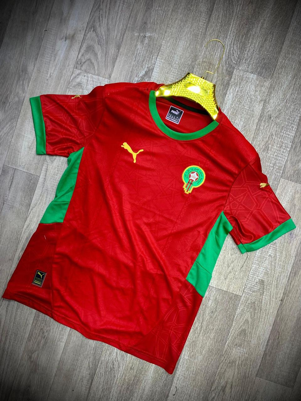 تونيّة المنتخب المغربي – اللون الأحمر