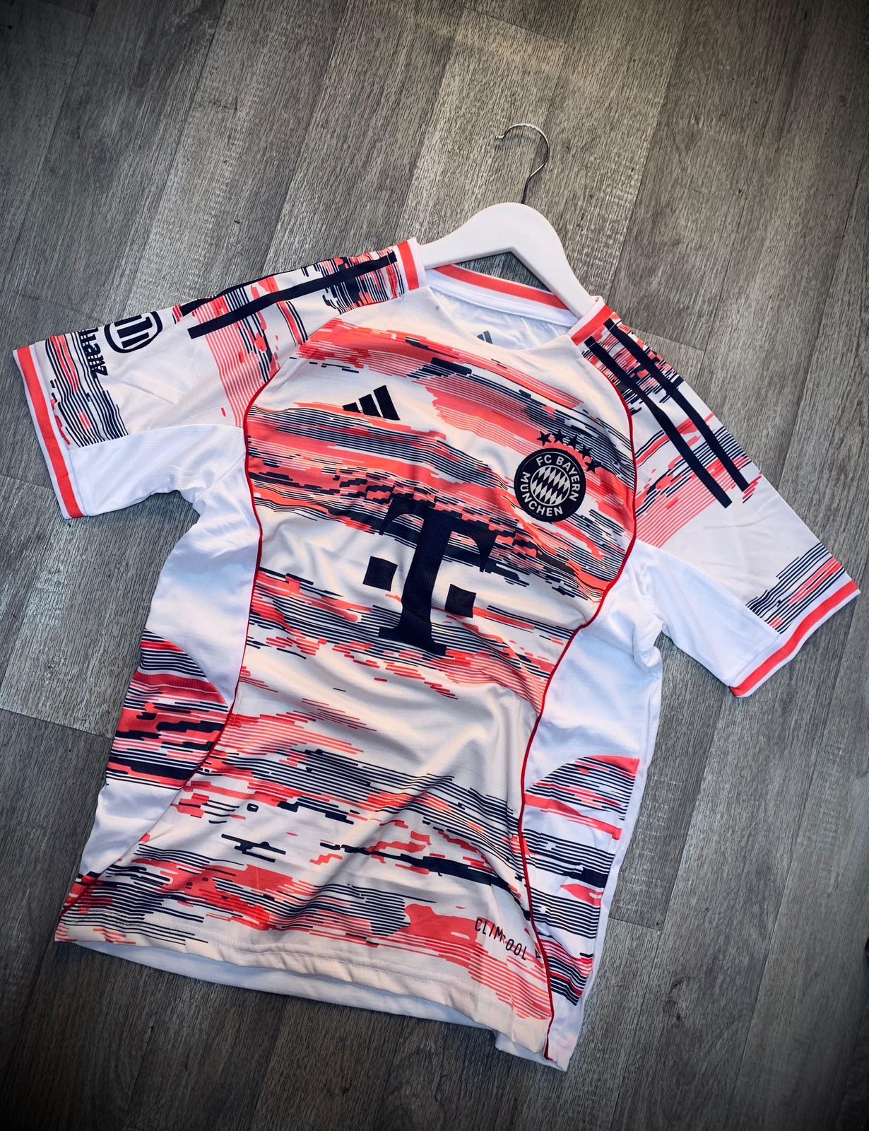 T-shirt Football Bayern Style – Design Premium image 2