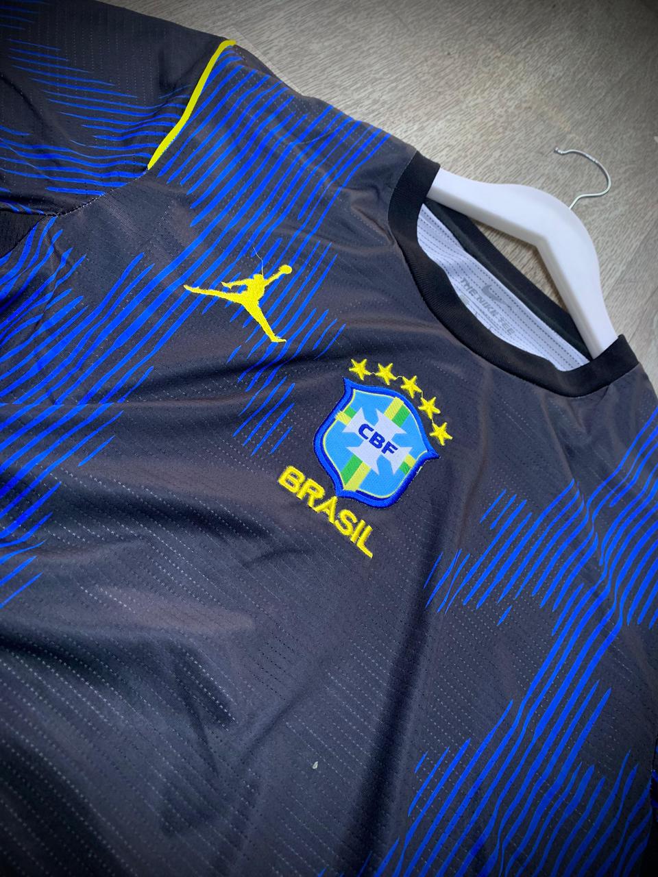 قميص البرازيل الأسود 2026 – تصميم عصري صورة 2