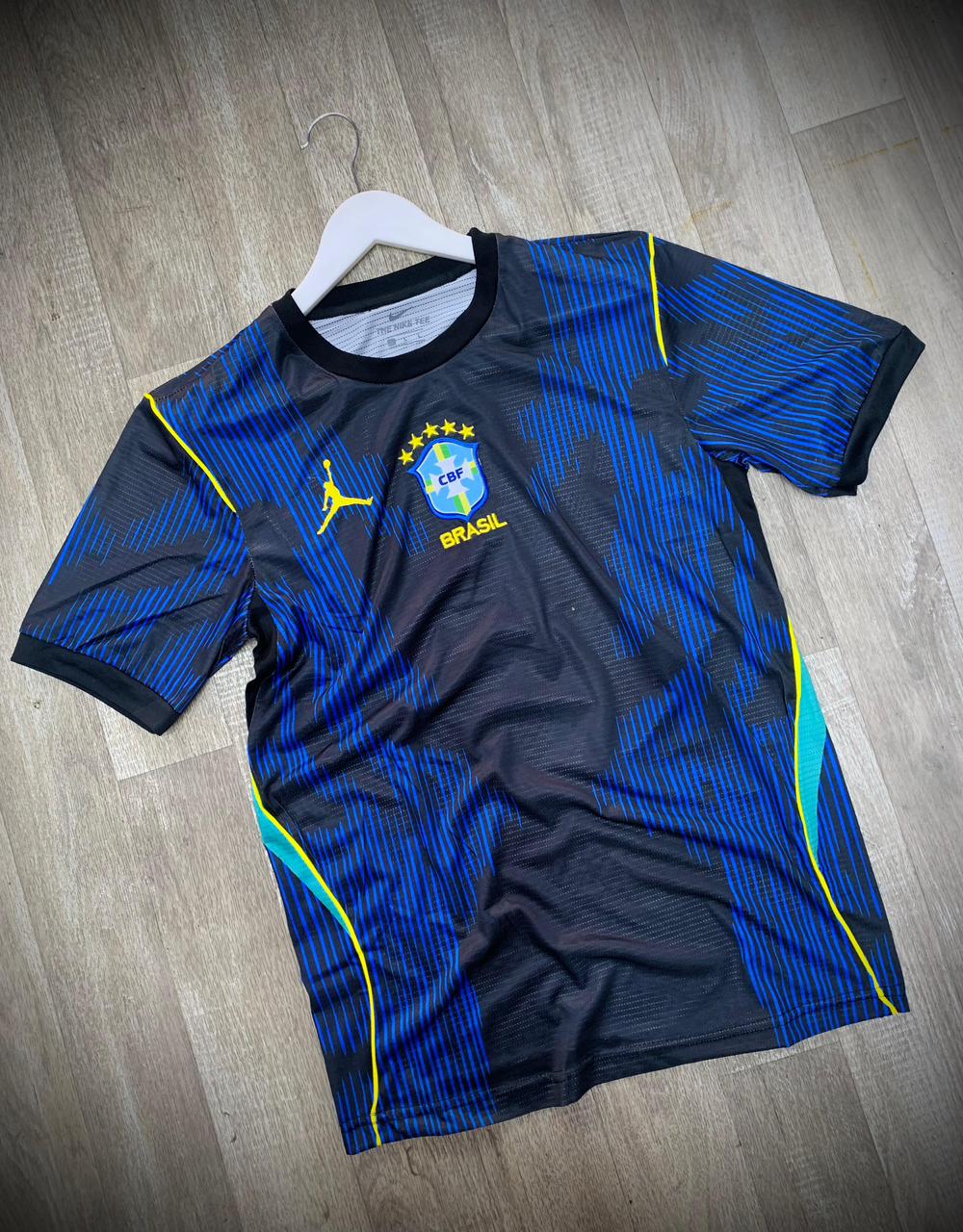 قميص البرازيل الأسود 2026 – تصميم عصري